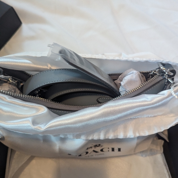 Coach Shoulder Bag - Picture 5 of 6